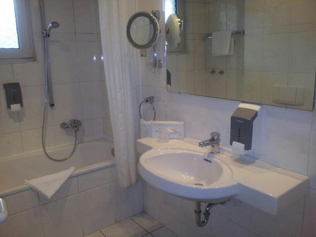 Hotel Hopfen Sack Mülheim an der Ruhr Zimmer foto